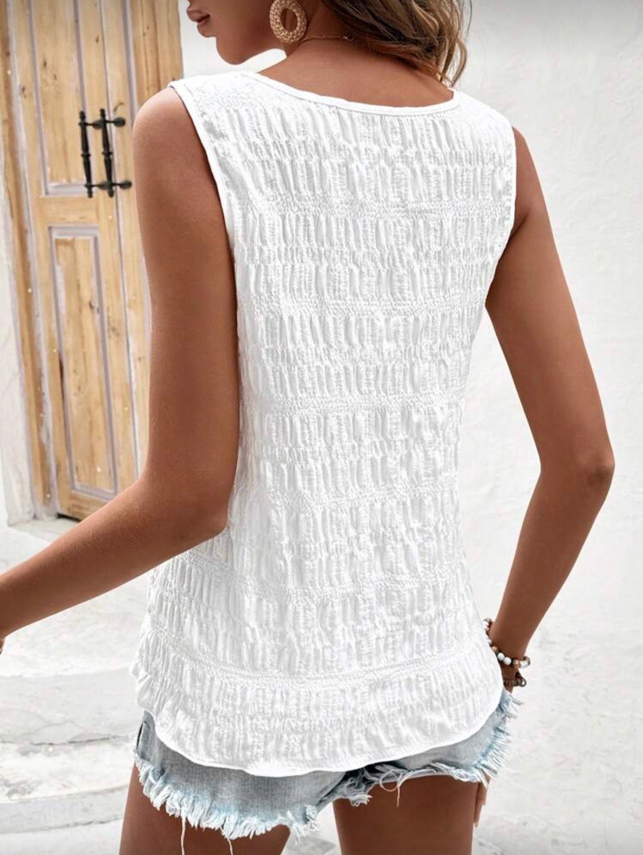 Blusa Sin Mangas con Encaje y Textura Elegante