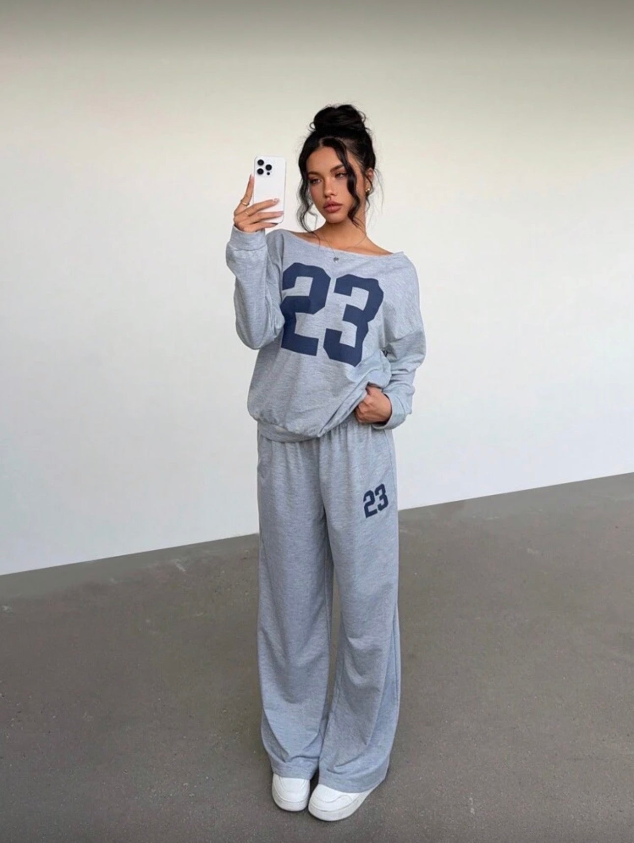 Buzo Fino de Número “23” Gris