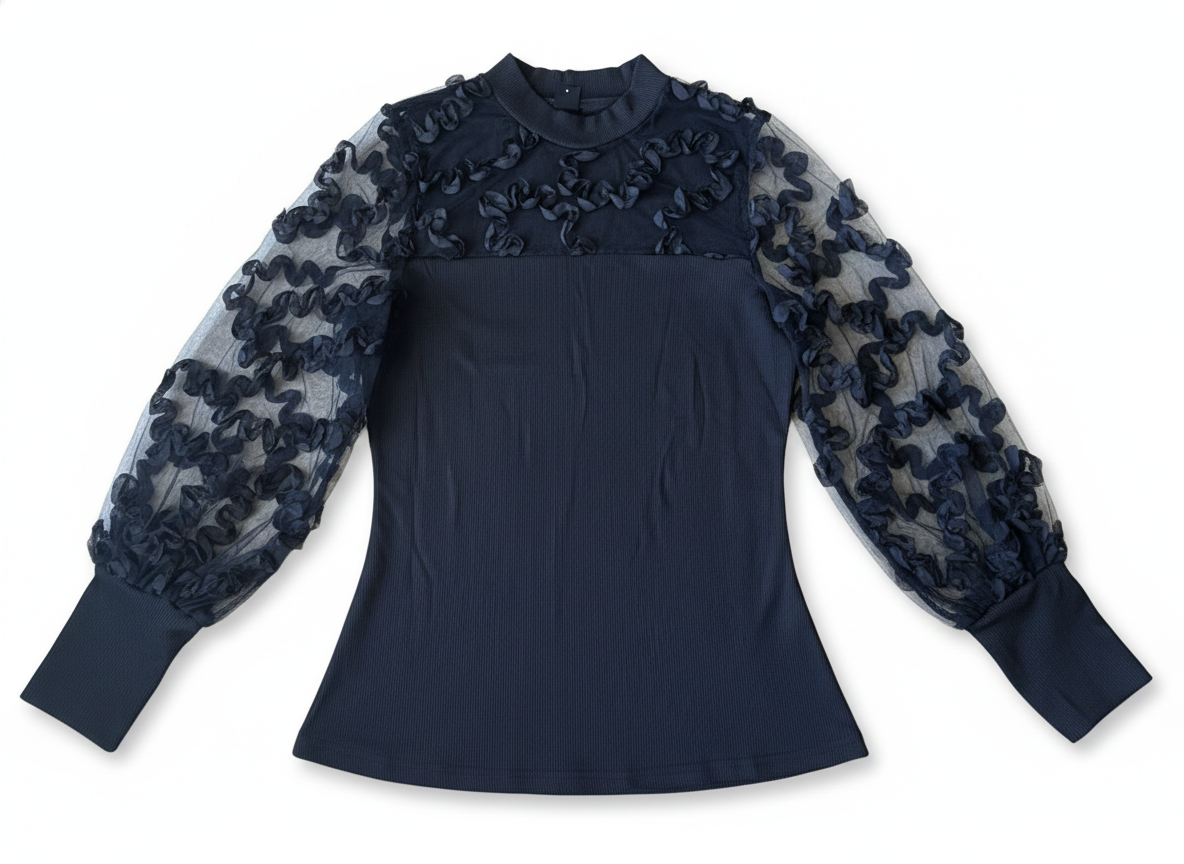 Blusa Negra con Mangas de Tul