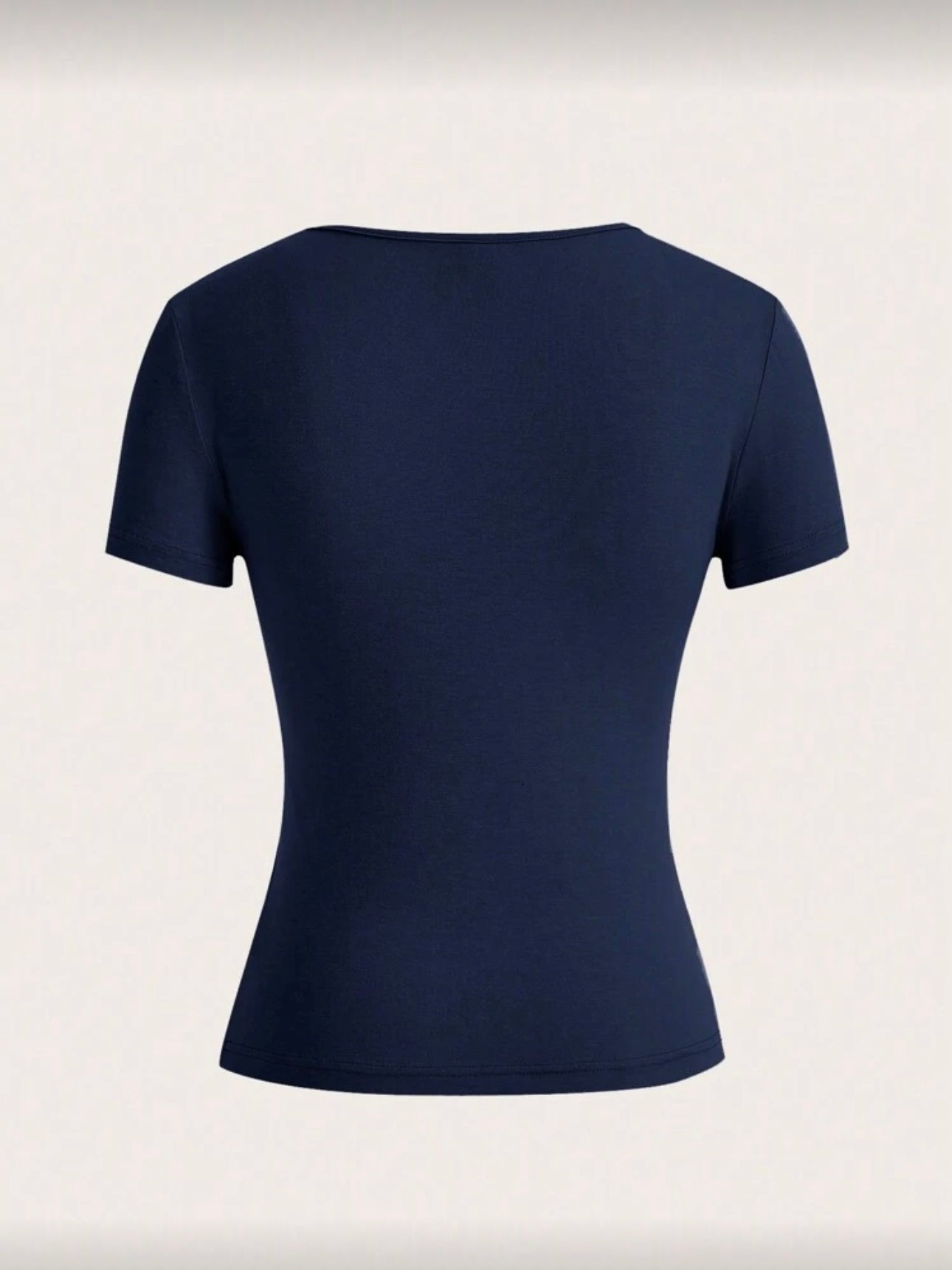 Camiseta azul marino cuello en V