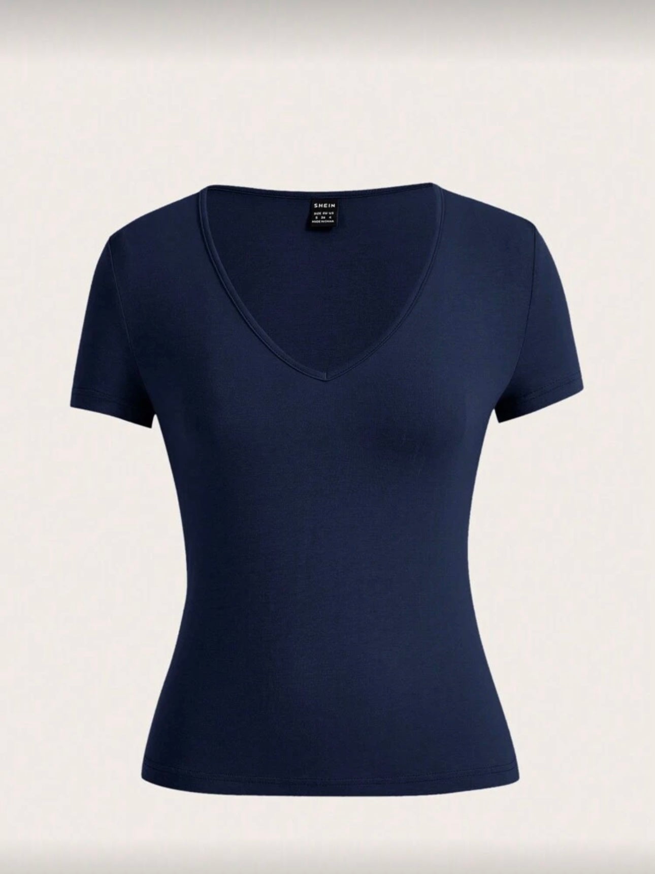 Camiseta azul marino cuello en V