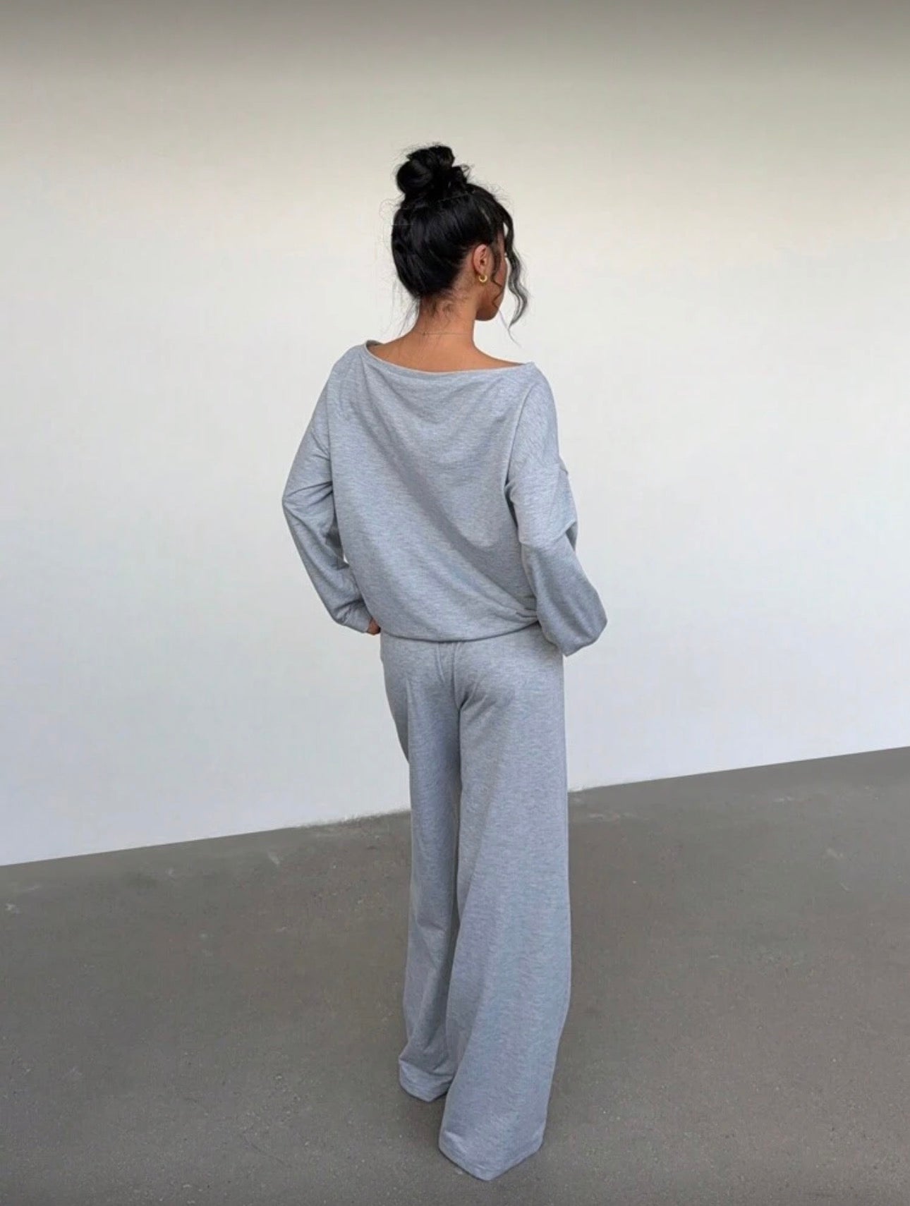 Buzo Fino de Número “23” Gris