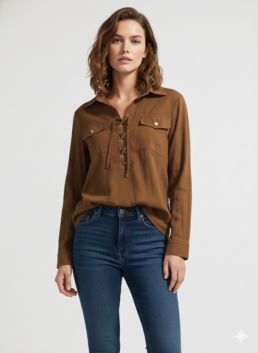 Camisa Marrón con Acordonado frontal y Bolsillos